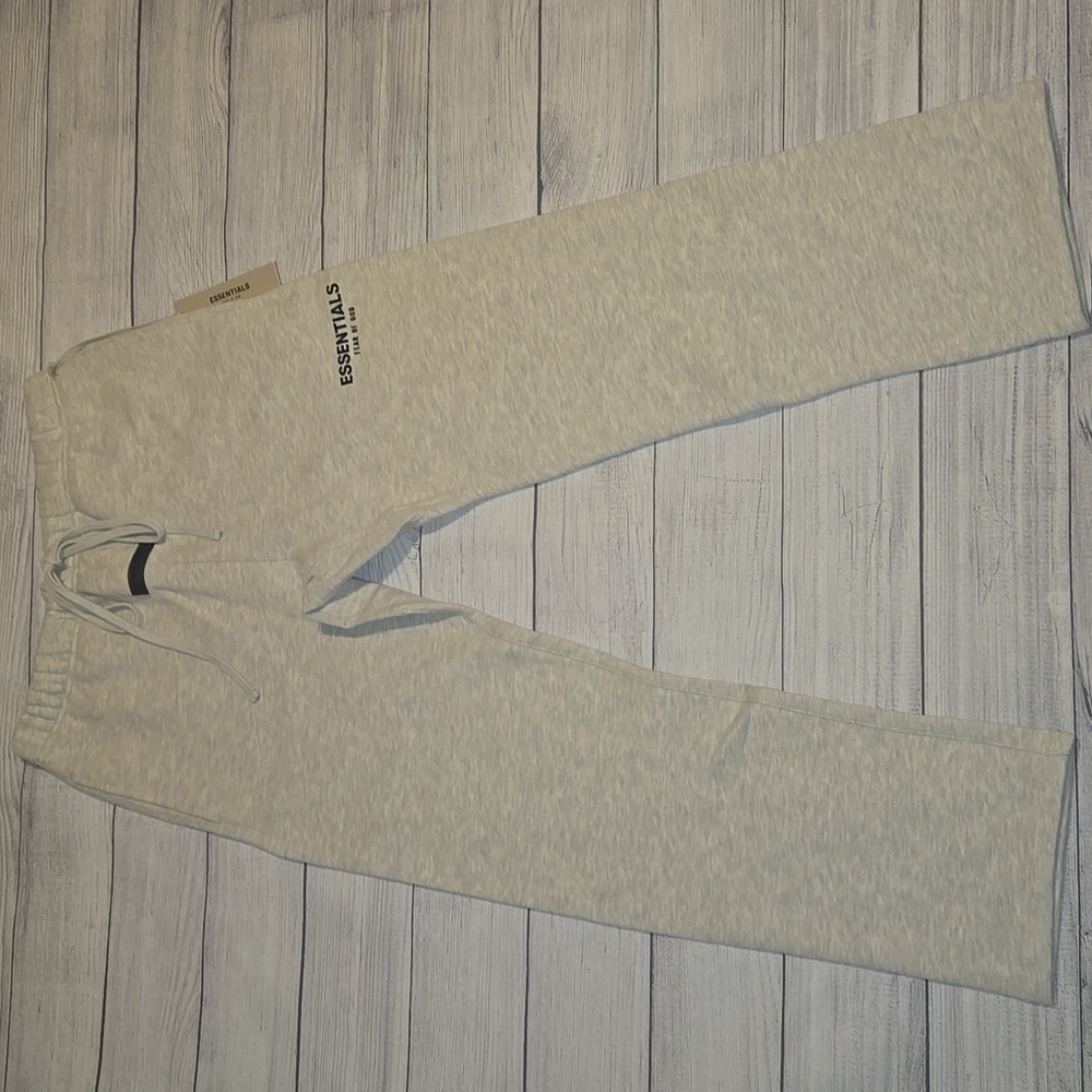 Essentials Fear of God Men's Relaxed Sweatpants Light Oatmeal Size M NWT